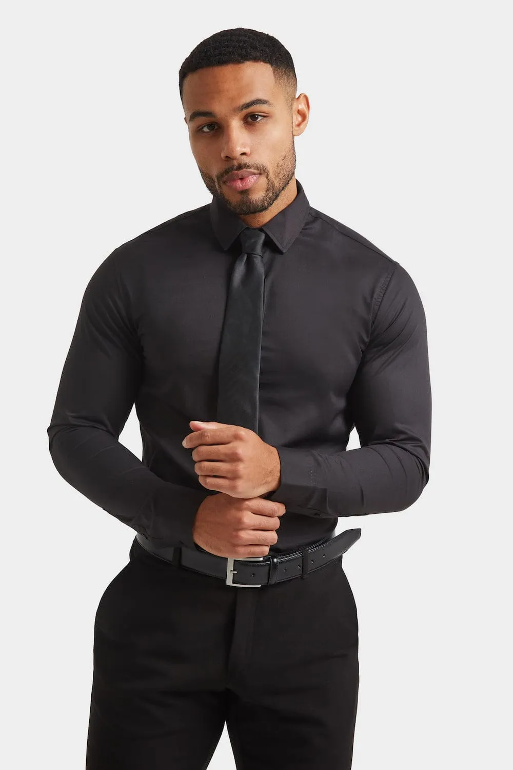 Athletic Fit Dress Shirt in Black