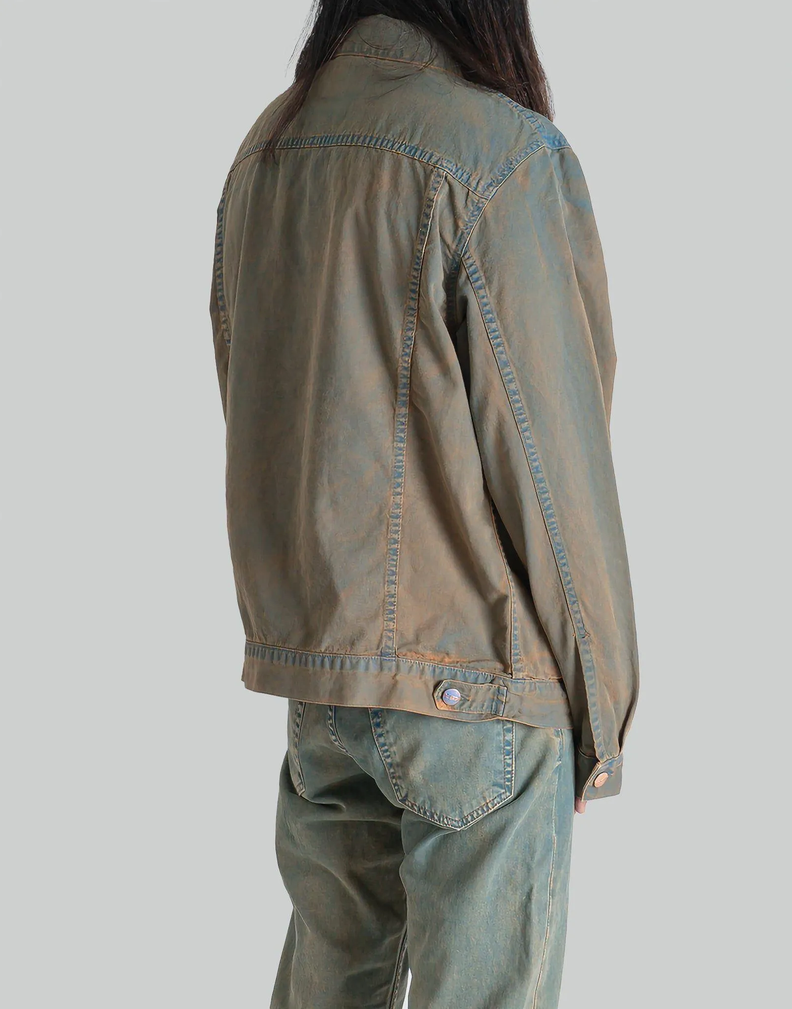 CLASSIC DENIM JACKET