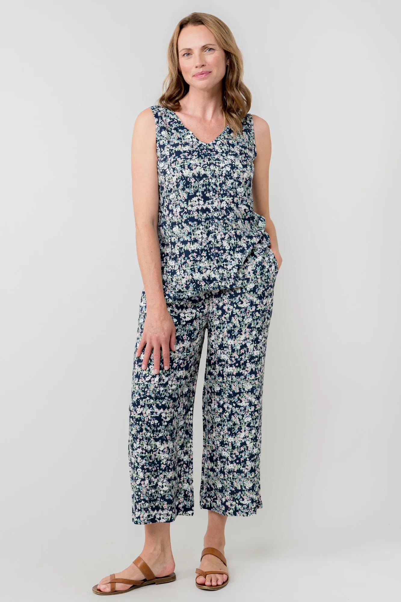 Lily & Me LM25072N Greta Trousers Rose Trellis Cropped Wide Leg Navy