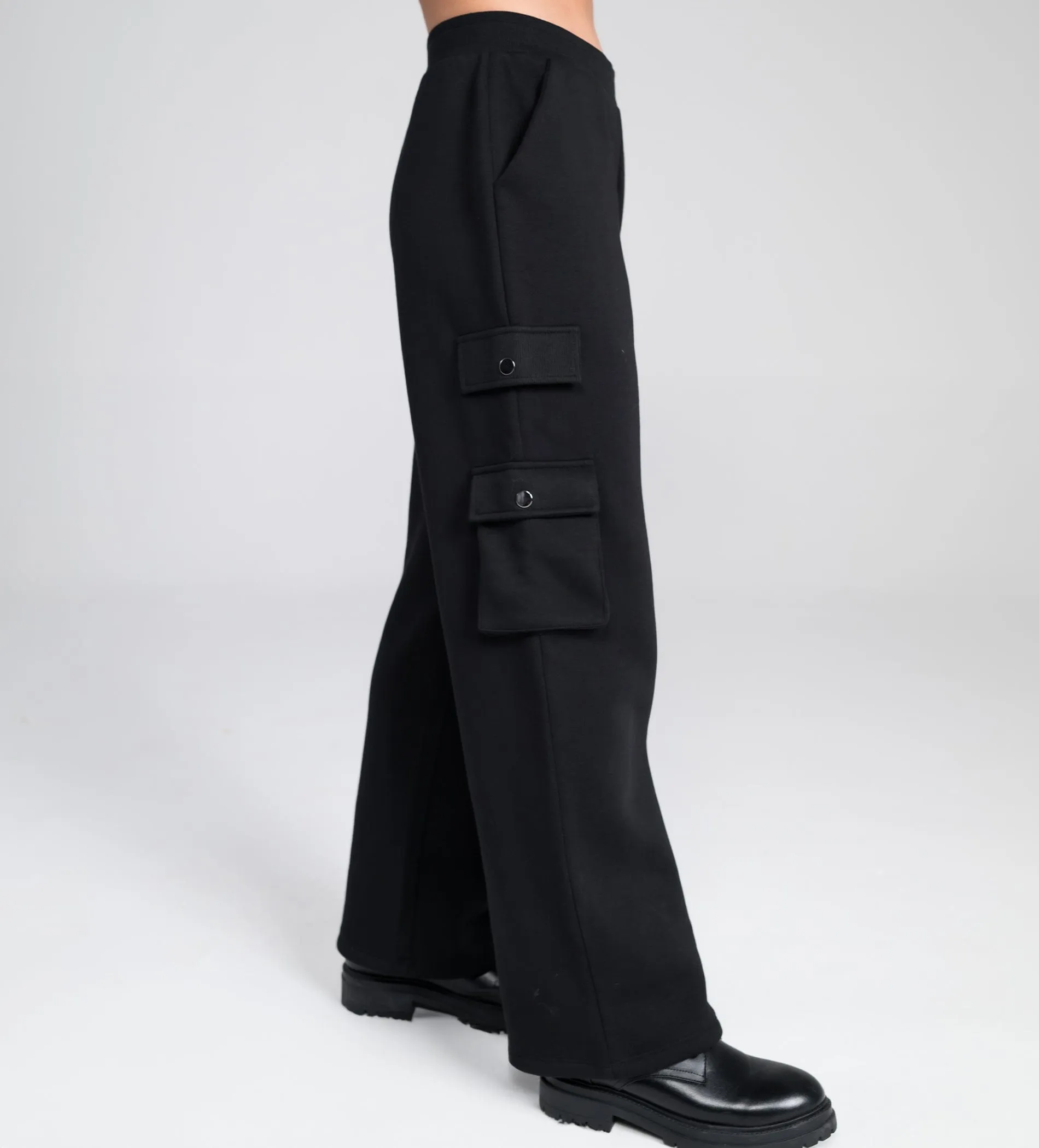 Move all day black cargo trackpant