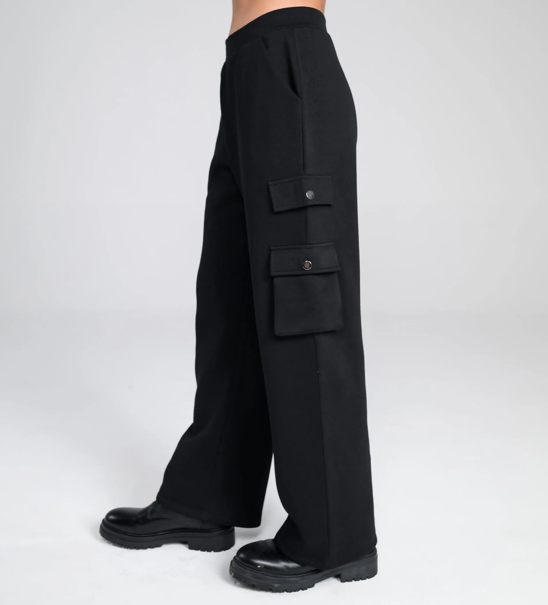 Move all day black cargo trackpant