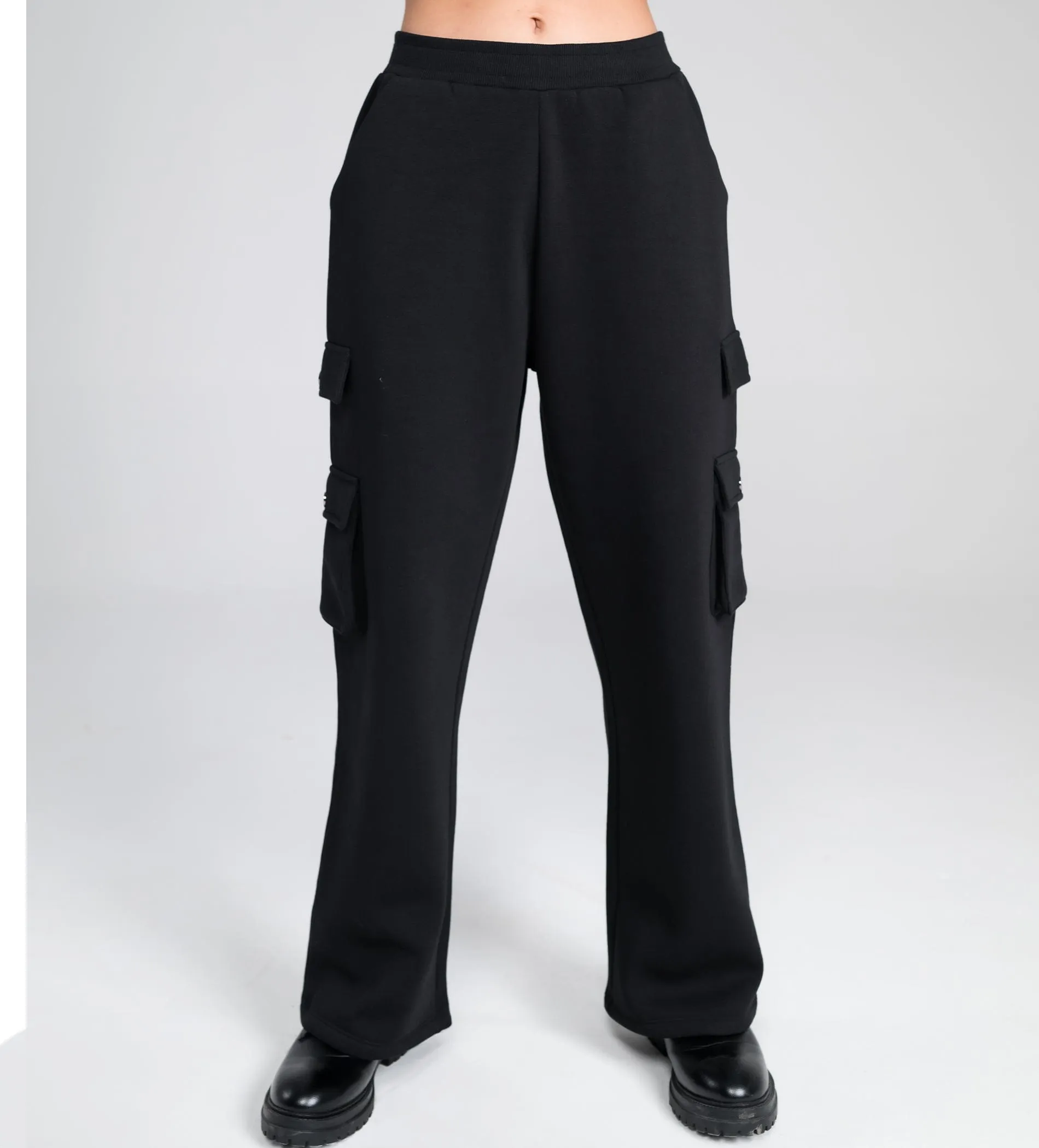 Move all day black cargo trackpant