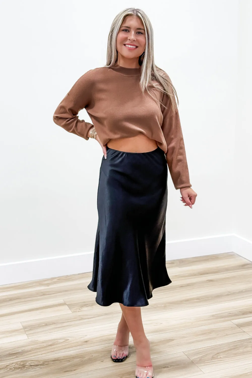 Sleek & Chic Classic Midi Skirt - Black