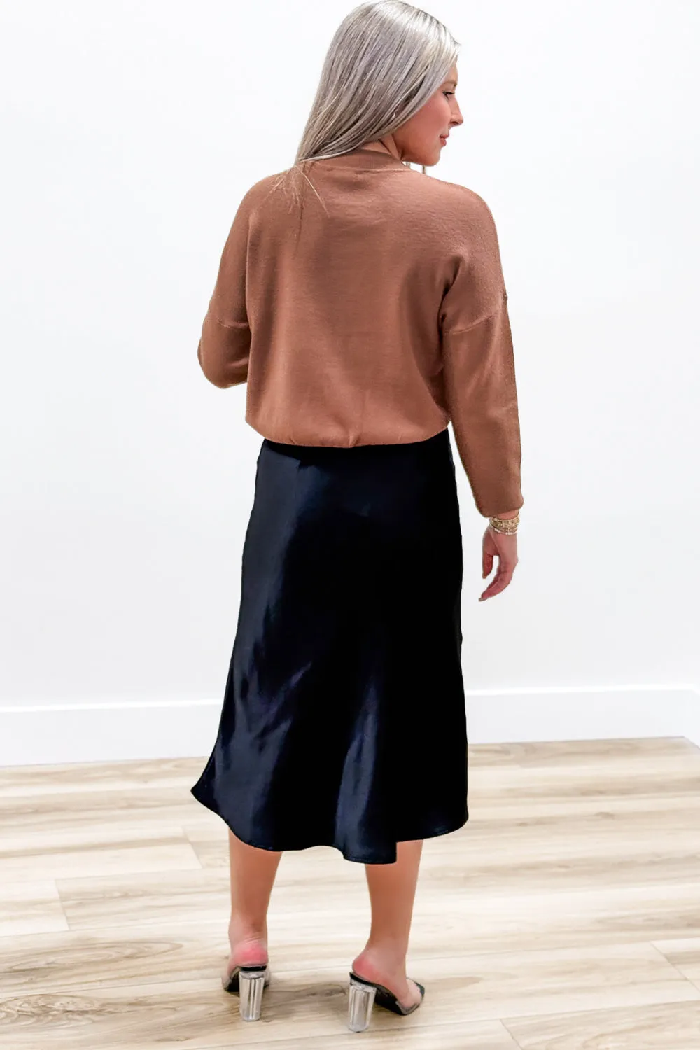 Sleek & Chic Classic Midi Skirt - Black